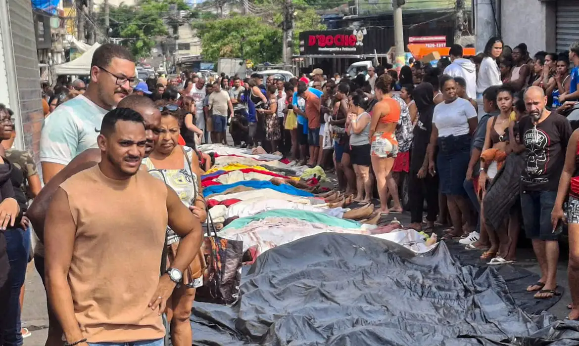 Operação no Rio que deixou 122 mortos completa um ano sob protestos e cobrança por Justiça