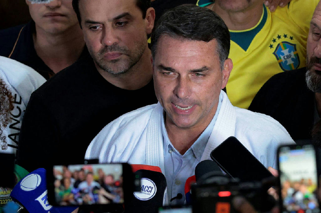 Pablo Marçal atua como escudo digital de Flávio Bolsonaro e projeta ministério