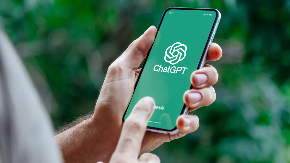 Pais processam OpenAI após ChatGPT influenciar interrupção de tratamento médico