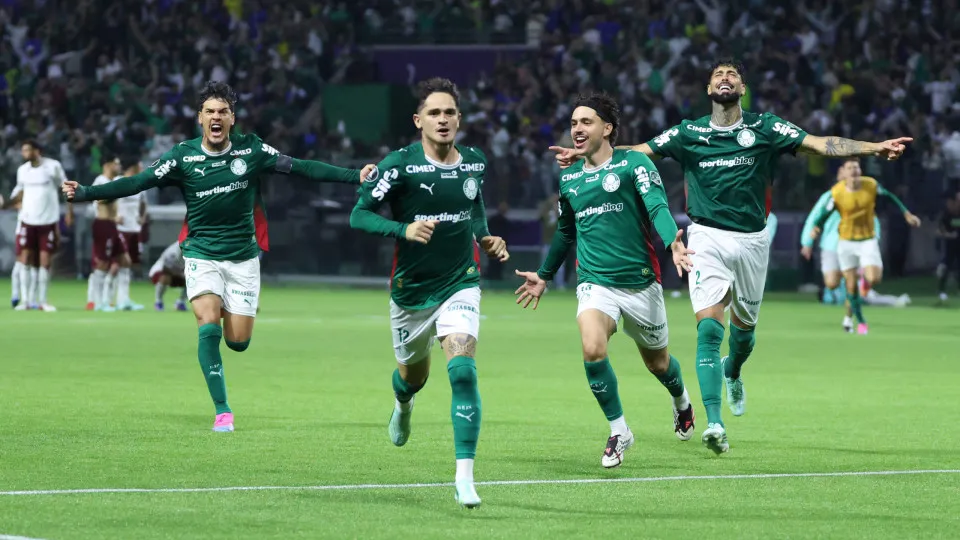 Palmeiras supera Fluminense nos pênaltis e garante vaga na final da Libertadores