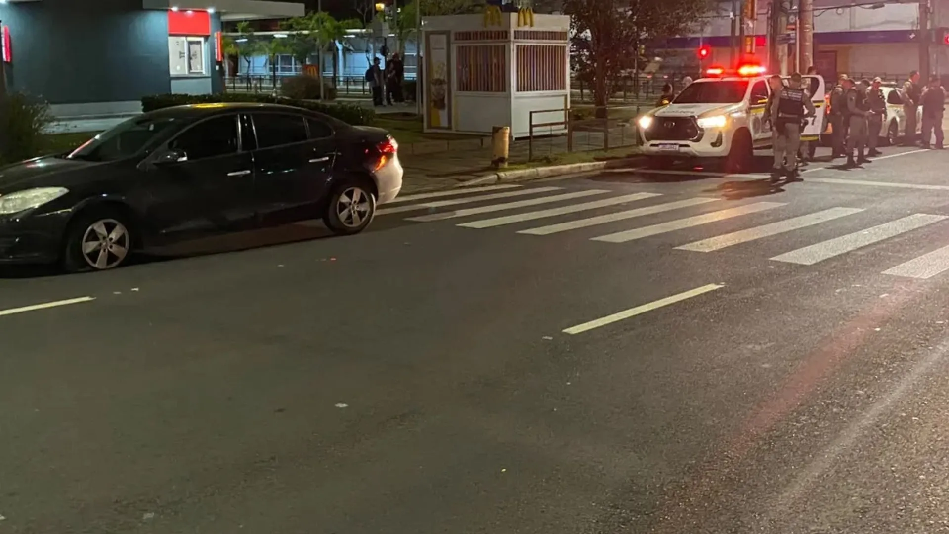 Perseguição policial em porto alegre termina com tiros em pneu e dupla detida