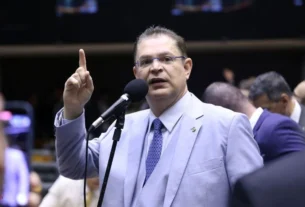 PL articula apoio ao fim da escala 6x1 e prepara PEC das Horas Trabalhadas para 2027