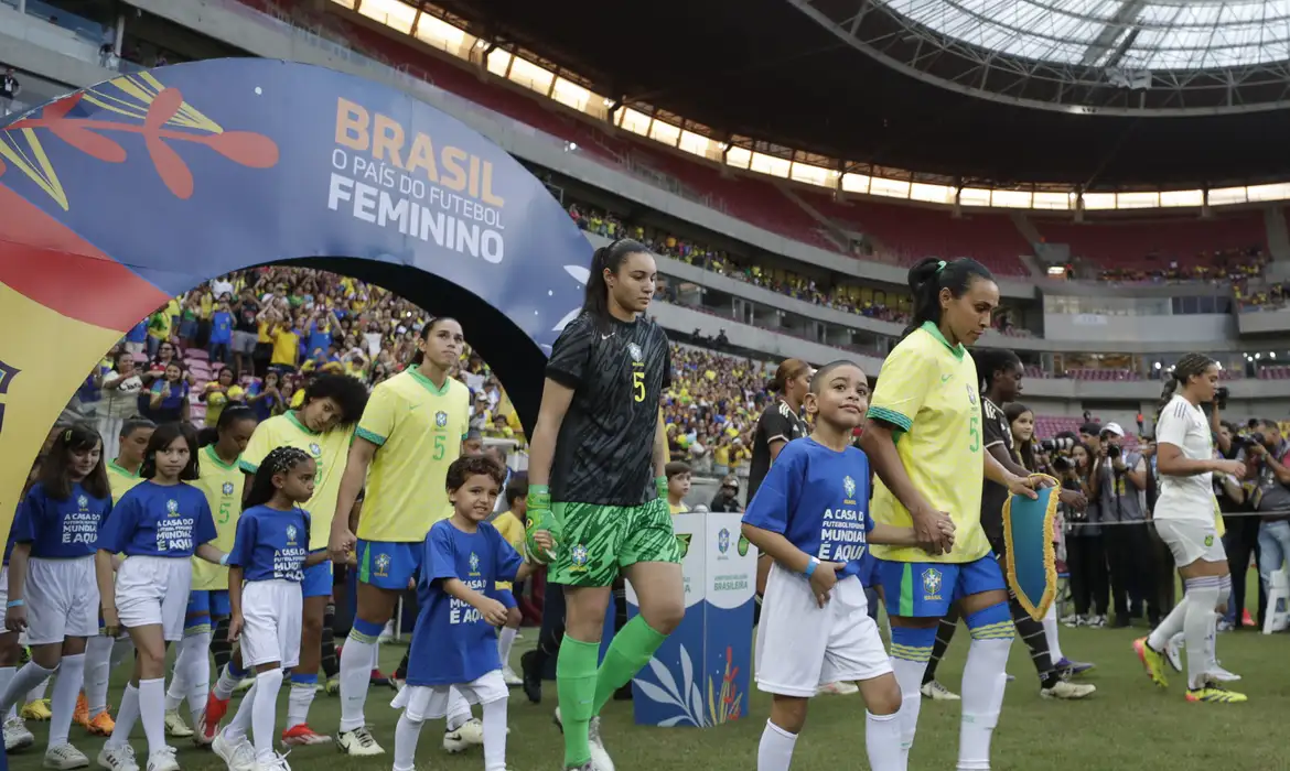 Planos de governo de Lula e Flávio Bolsonaro detalham promessas para o esporte