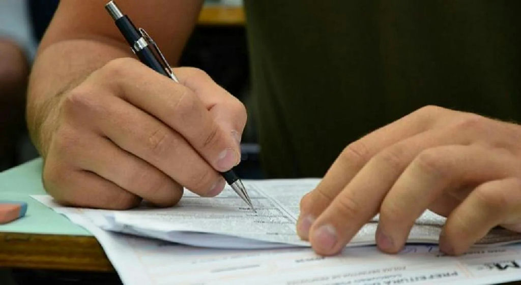 Porto Alegre abre concurso público com vagas para a rede municipal de educação