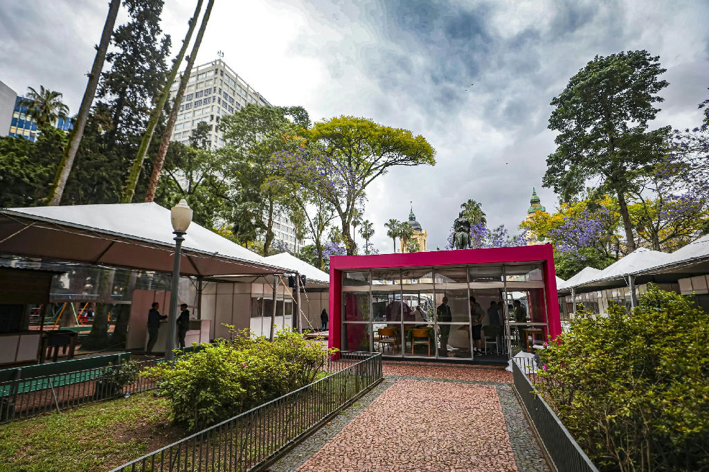 Praça da Alfândega recebe abertura da 72ª Feira do Livro de Porto Alegre nesta sexta-feira
