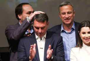 Programa de governo de Flávio Bolsonaro propõe fim de órgãos de combate à desinformação