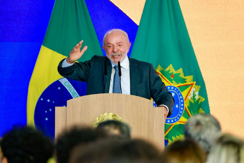 Propaganda de Lula na TV destaca fim da escala 6x1 como bandeira central
