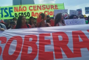 Protesto em Brasília contesta decisão do TSE sobre o caso Ana Clara