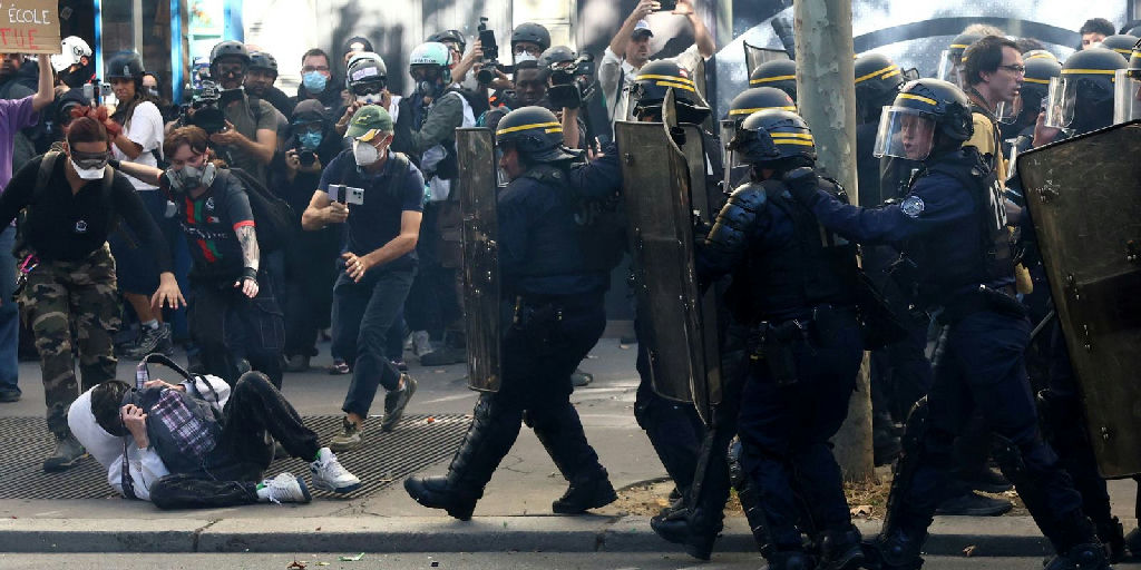 Protestos estudantis na França ganham força com apoio de Greta Thunberg