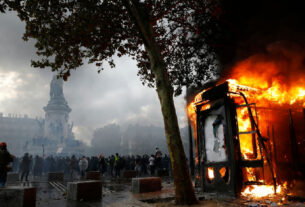 Protestos na França provocam encerramento antecipado da Art Basel Paris