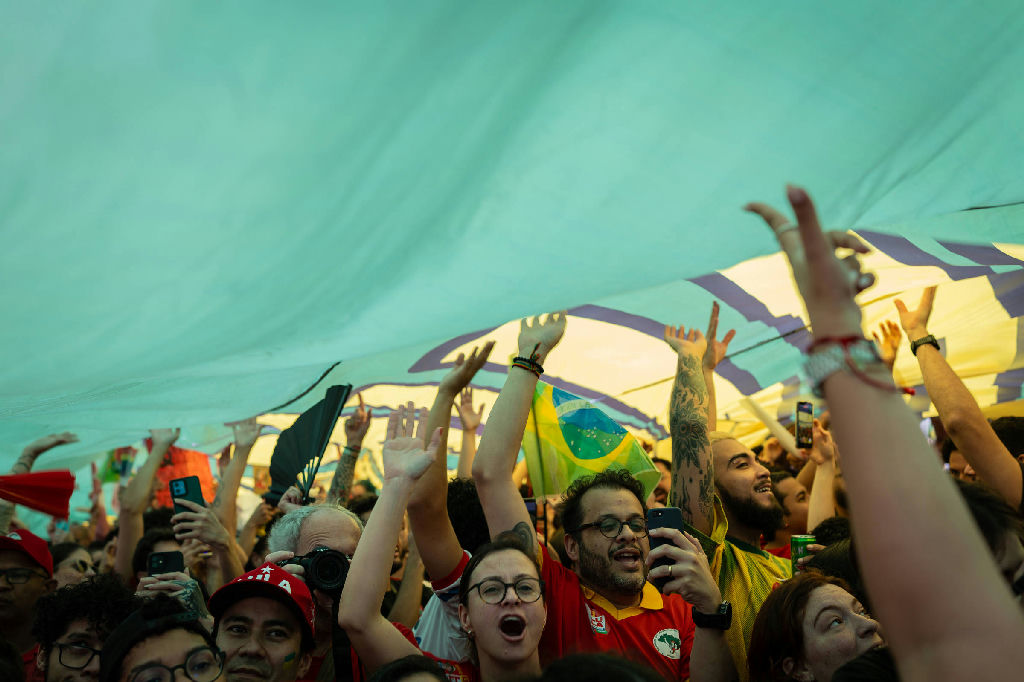 Quem domina as redes sociais e as narrativas na politica atual