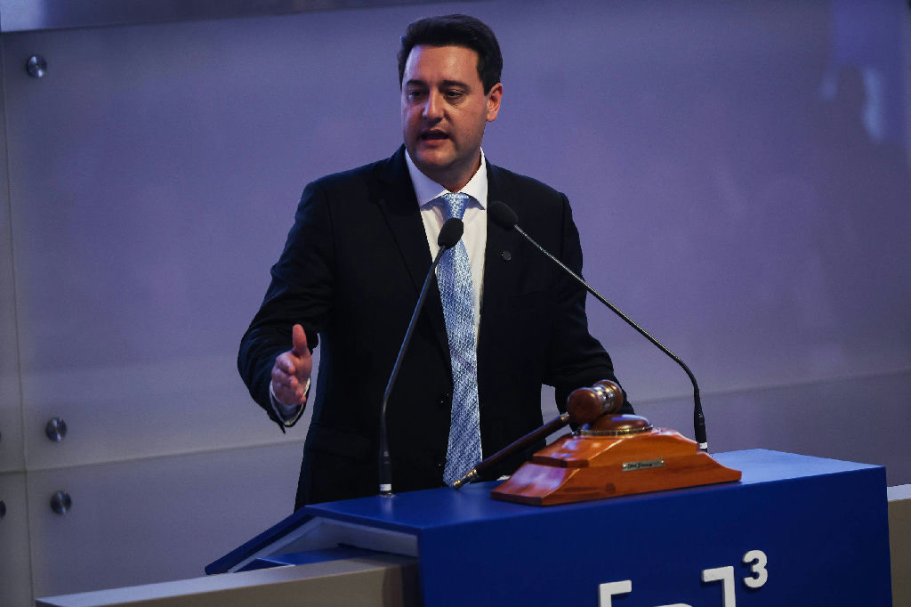 Ratinho Jr. fecha apoio à candidatura de Flávio Bolsonaro à Presidência