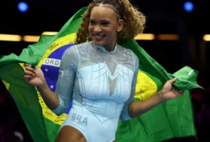 Rebeca Andrade fatura ouro no salto em Roterdã e alcança dez medalhas em Mundiais de ginástica