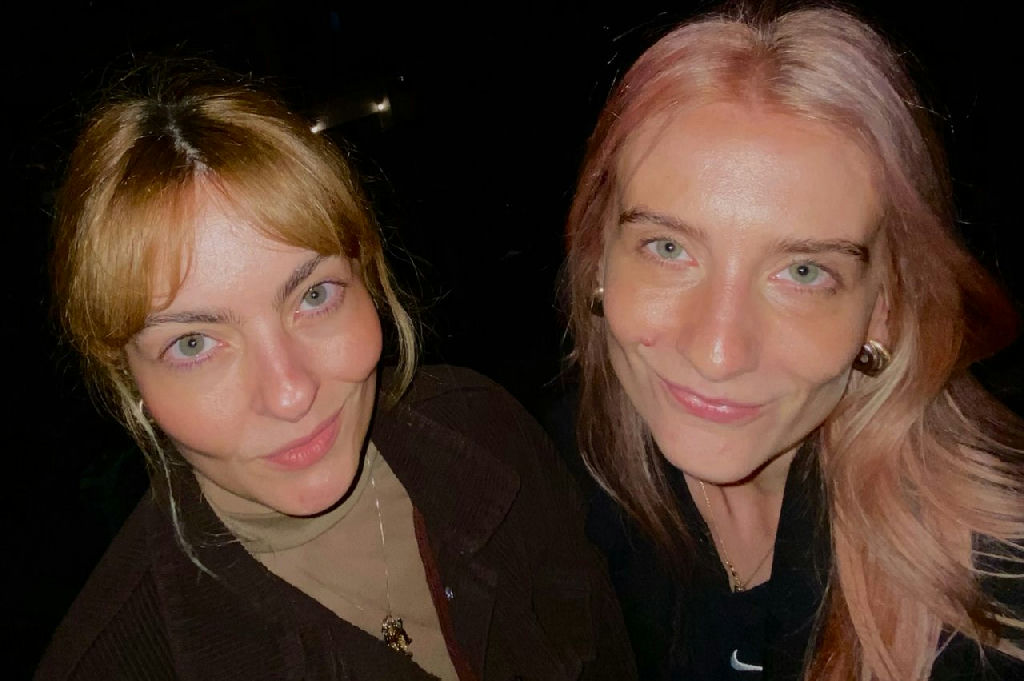 Rebolucion contrata dupla We Are Magnolias para direção de cena no Brasil