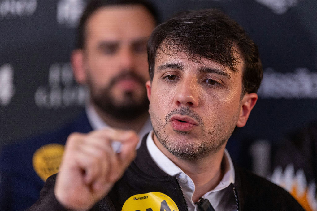 Renan Santos busca novo tom e interage com esquerda após primeiro turno