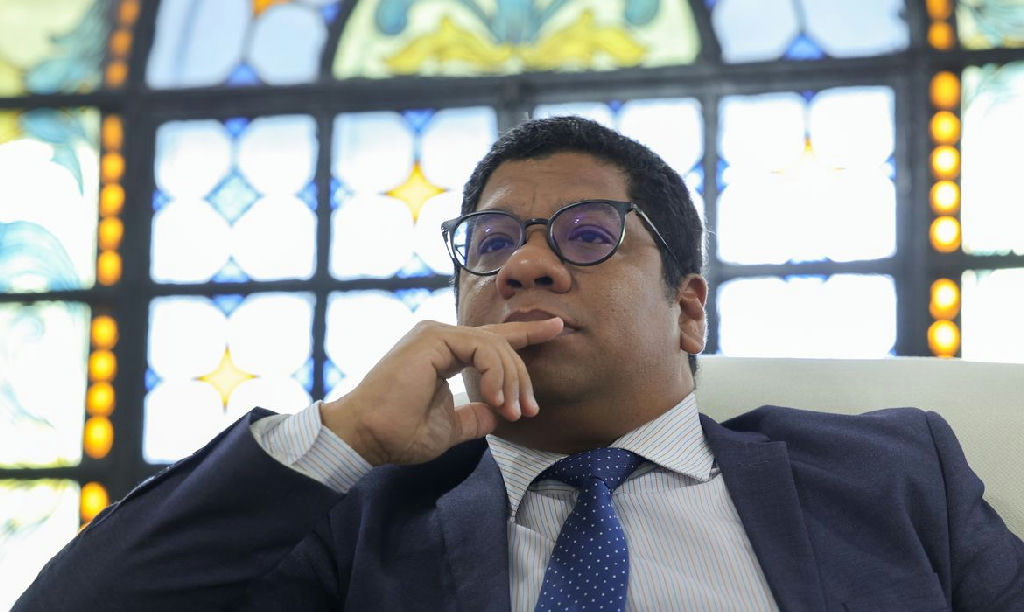 Risco de invasão militar de Cuba pelos Estados Unidos é real, alerta embaixador