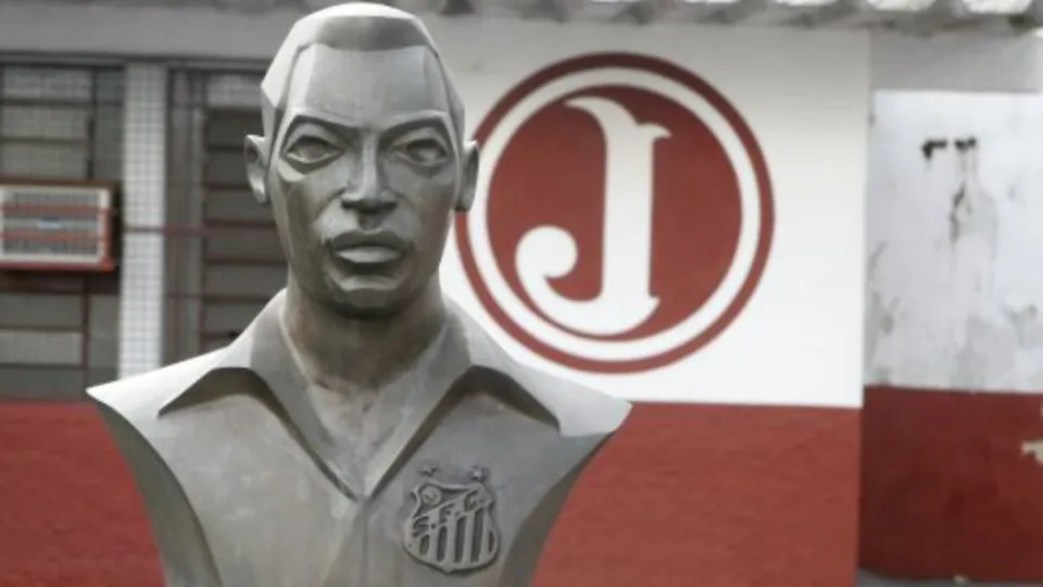 SAF retira busto de Pelé da Rua Javari em meio a reformas no Juventus