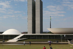 Senado articula calendário especial para acelerar votação do fim da escala 6x1