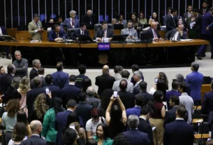 Senado define data para votação da PEC que propõe o fim da escala 6x1