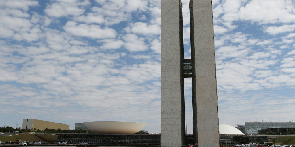 Senado define data para votação do fim da escala 6x1 em plenário