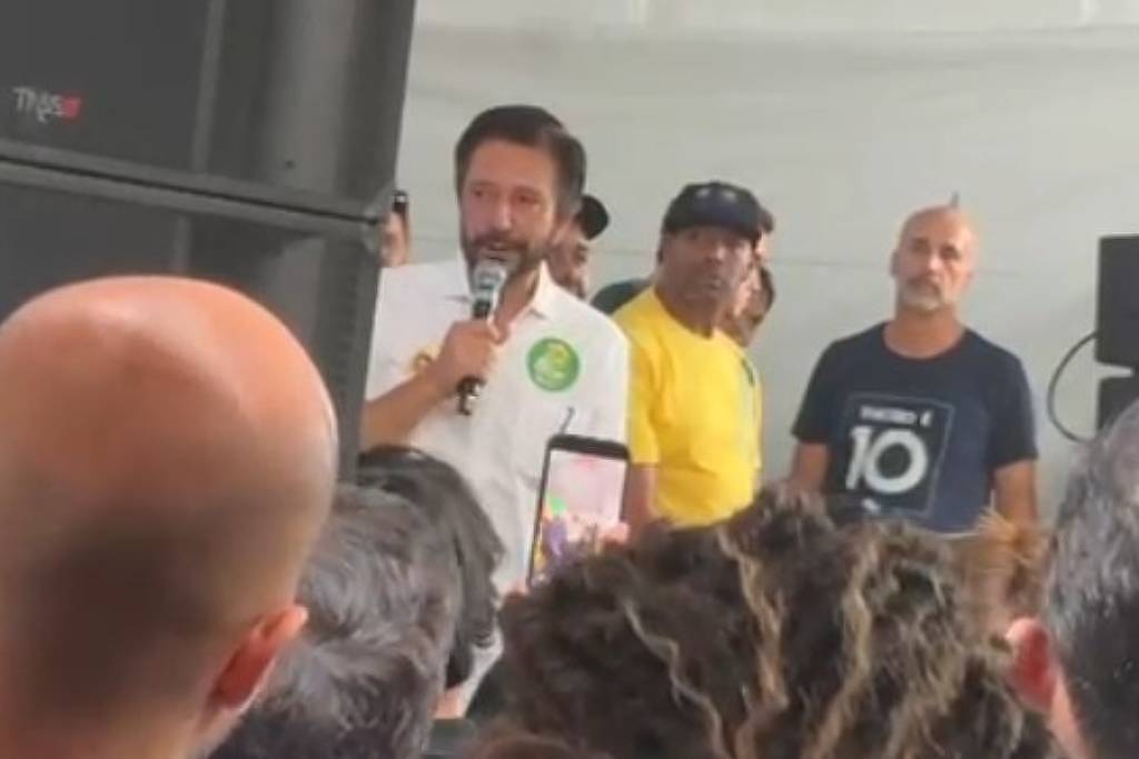 Servidores da prefeitura de SP são convocados para ato político
