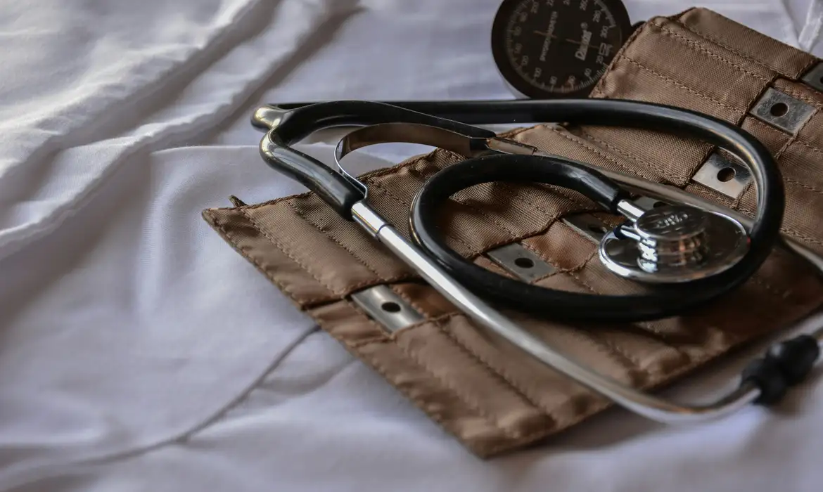 Sociedade Brasileira de Cardiologia revela que pressão alta afeta 28% dos jovens