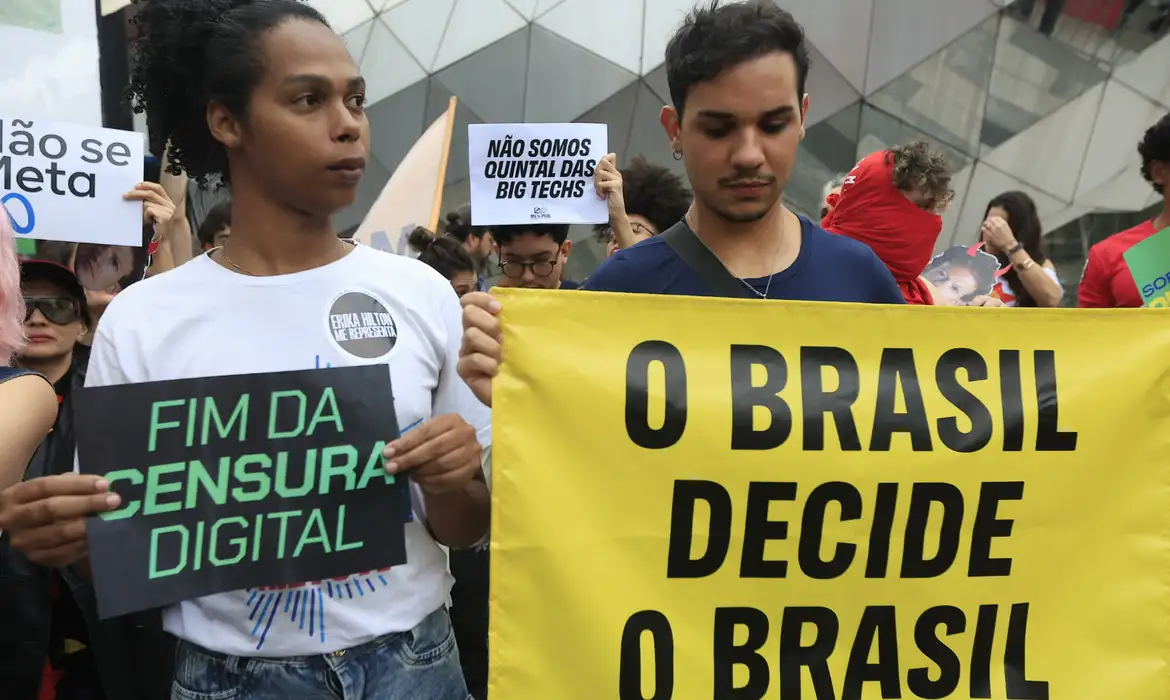 Sociedade civil entrega nota ao TSE e alerta sobre riscos de censura nas redes