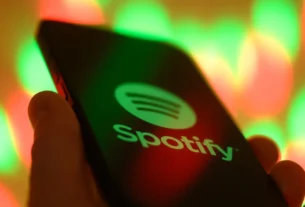 Spotify expande catálogo e traz audiolivros para assinantes no Brasil