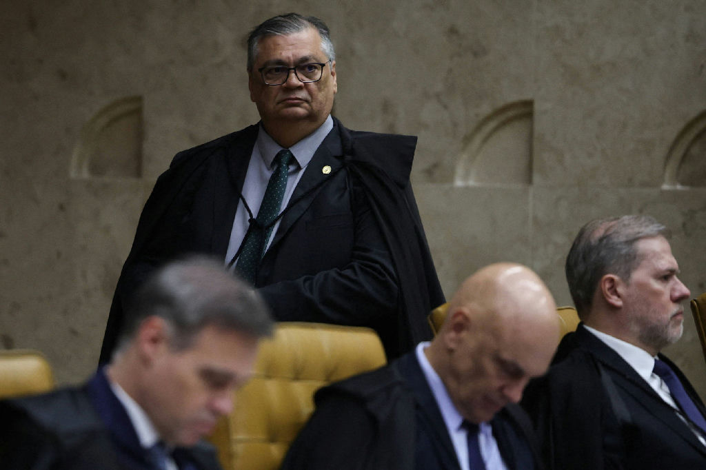 STF e congresso articulam estratégia para blindar dino no senado