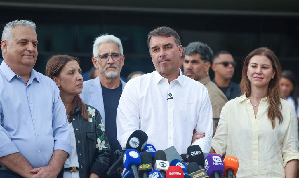 Supremo Tribunal Federal desmente boatos de buscas em endereços de Flávio Bolsonaro