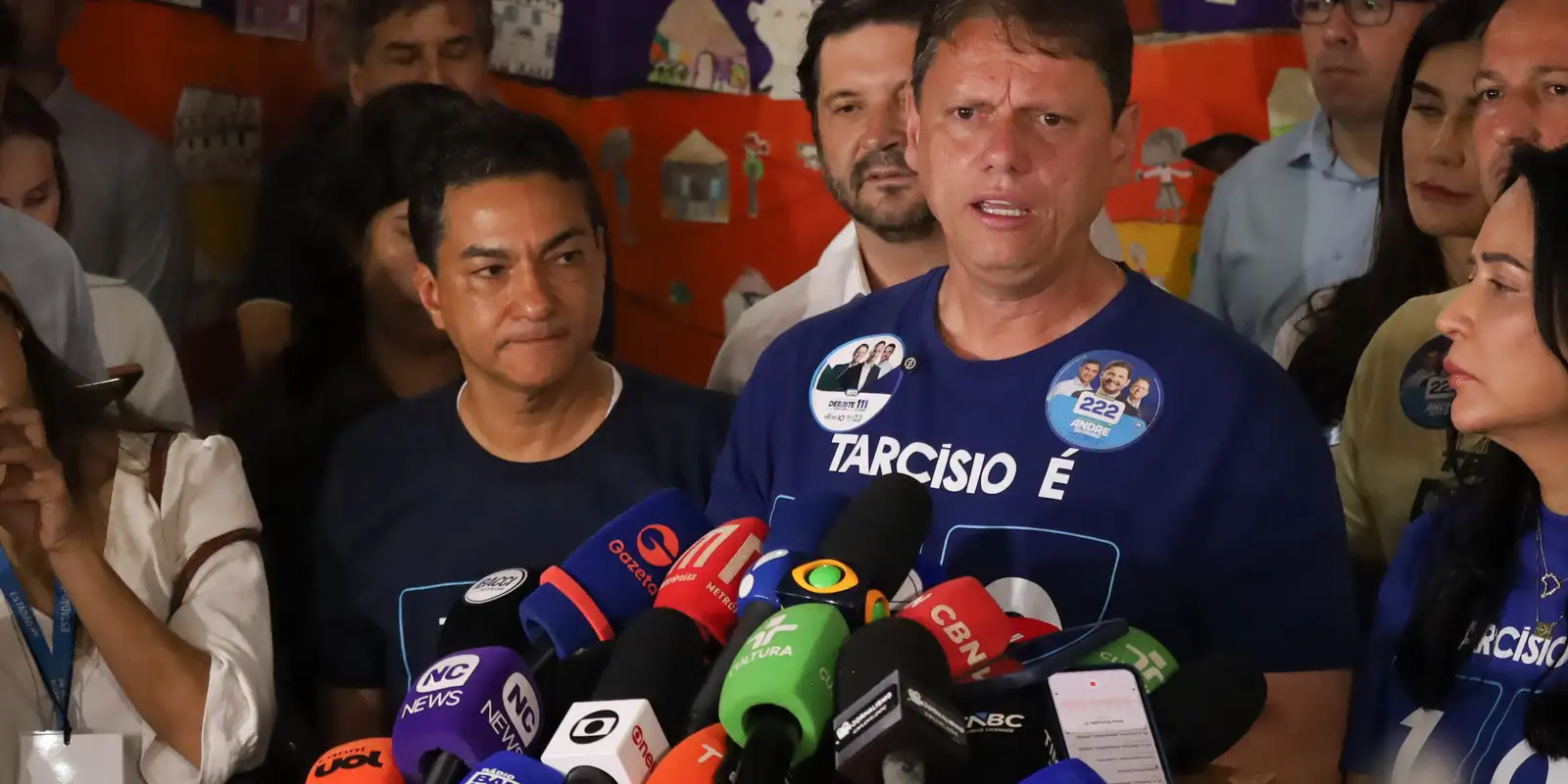 Tarcísio de Freitas é reeleito em São Paulo e promete acelerar entregas