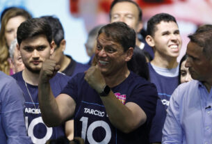 Tarcísio de Freitas reforça apoio a Flávio Bolsonaro no segundo turno das eleições