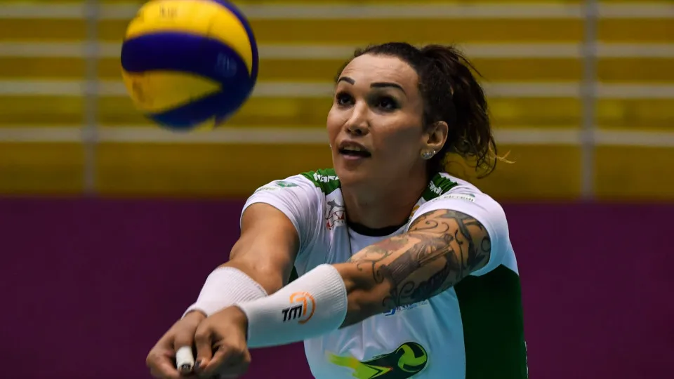 Tifanny aciona a Justiça Desportiva para reverter veto da CBV e voltar a atuar