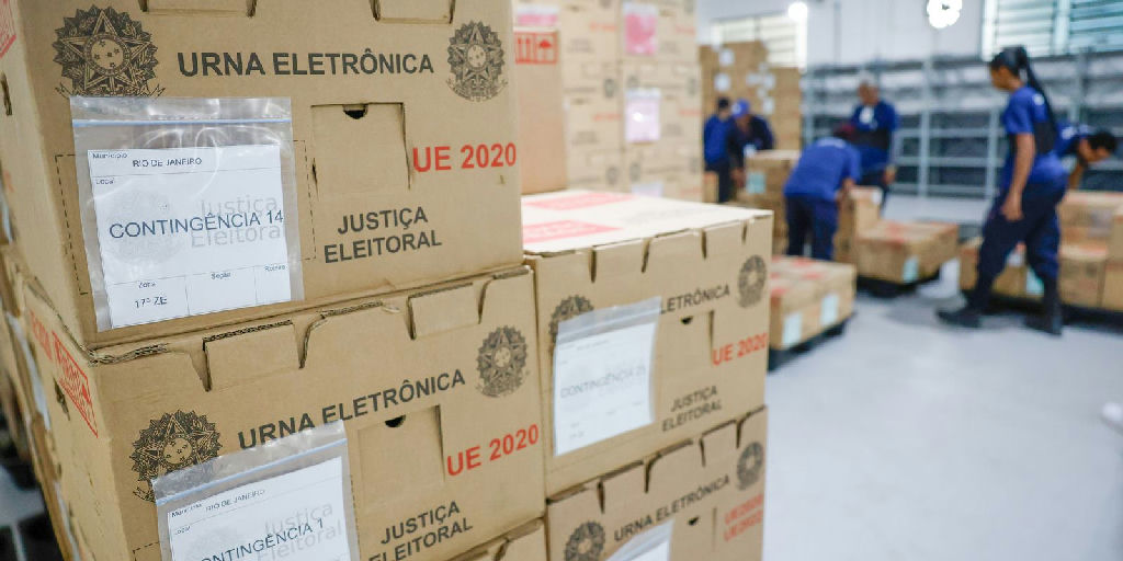 Tribunais eleitorais finalizam distribuição de urnas e preparam seções para o pleito