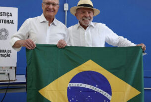 TSE ordena remoção de conteúdos falsos sobre Lula e a bandeira nacional