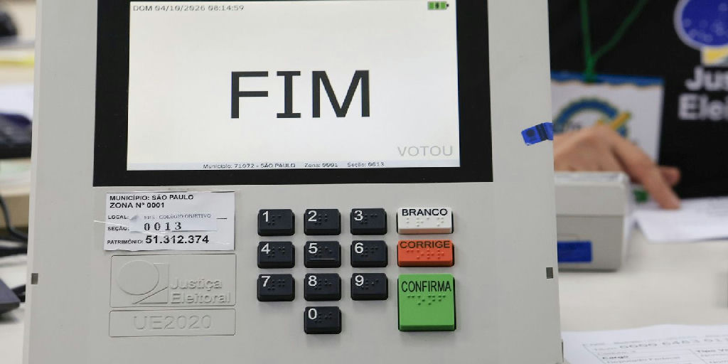 TSE troca 421 urnas nas duas horas iniciais de votação, o que equivale a 0,08% do total