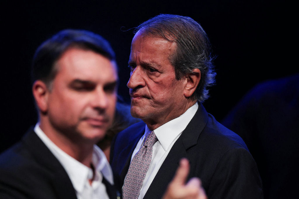 Valdemar Costa Neto critica carta golpista divulgada por Flávio Bolsonaro