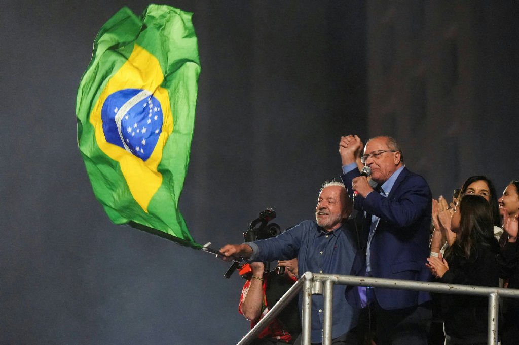 Vitória de Lula representa afirmação democrática contra o autoritarismo, diz Celso de Mello