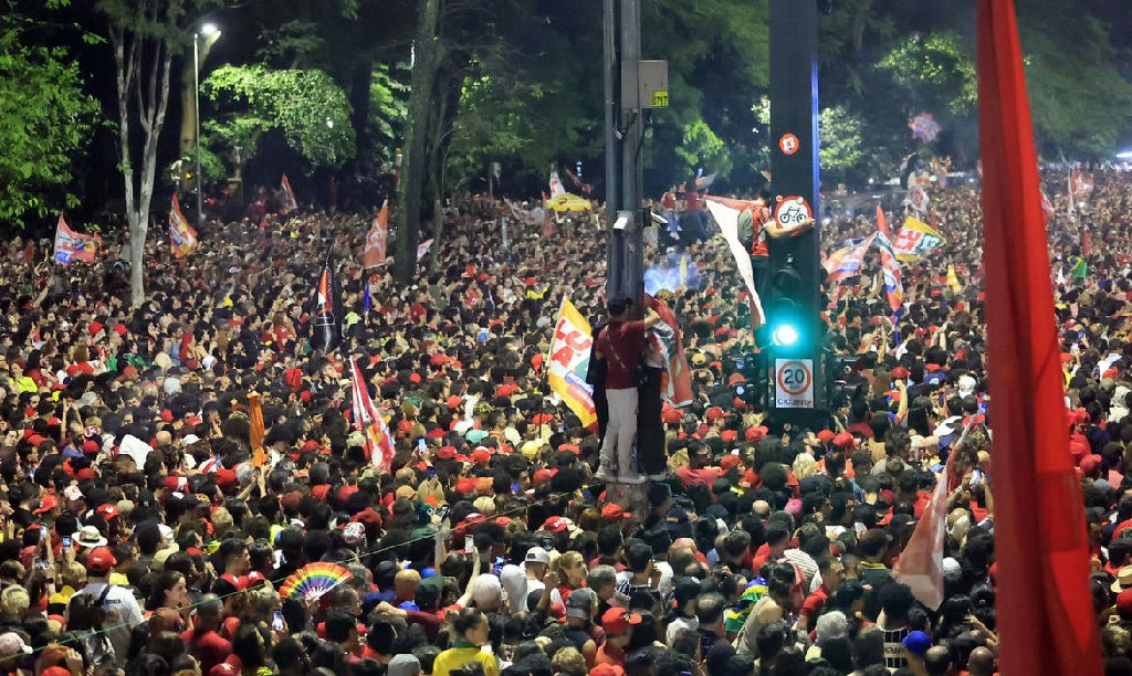 Votação histórica de Lula consolida recorde de votos no Brasil